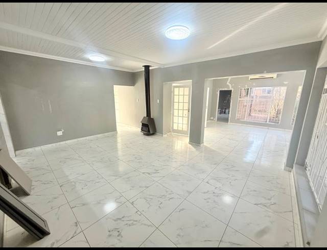 3 BEDROOM HOUSE FOR SALE IN FLORA GARDENS